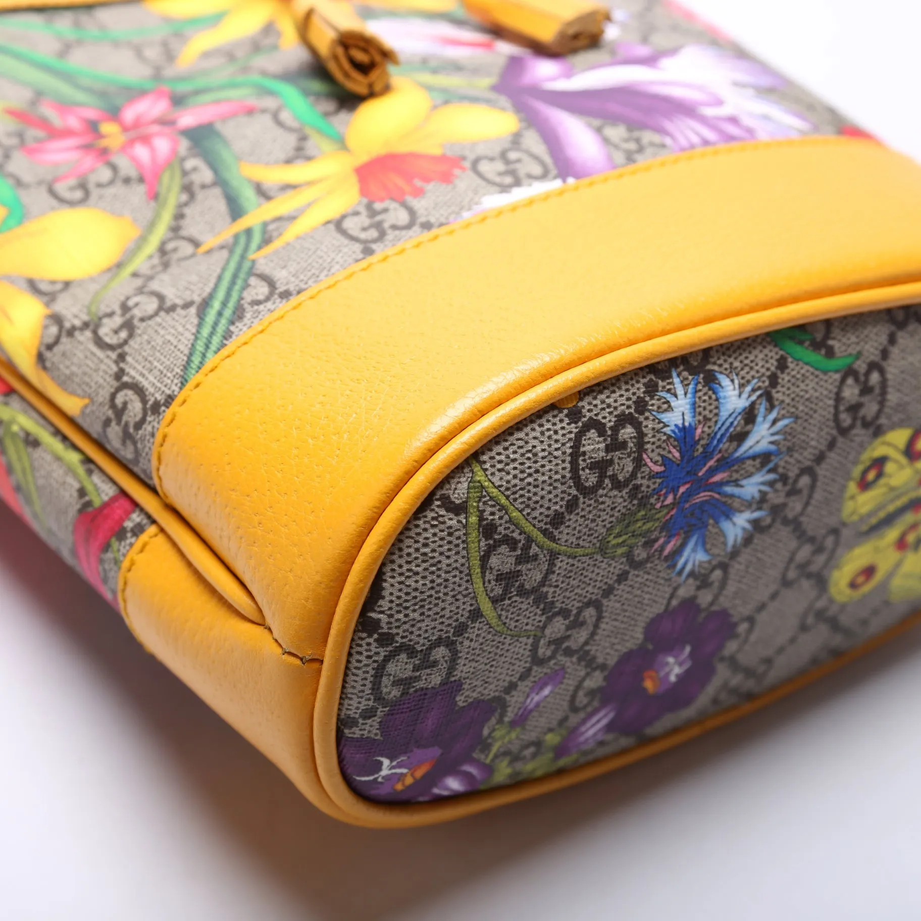 550621 Ophidia Flora Bucket