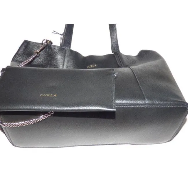 Fabulous, NWT, XL, Furla tote bag with a matching, wallet/organizer that is attached by a chrome chain link strap